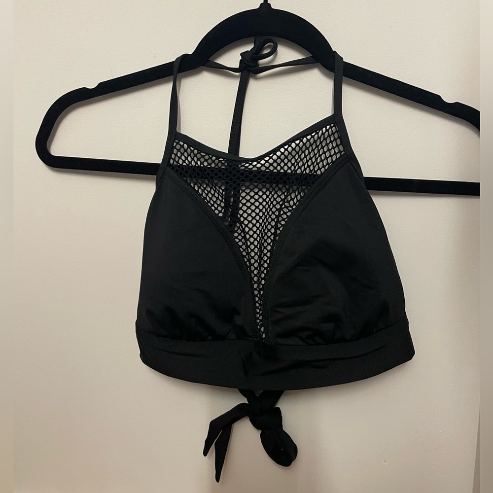 Size L bikini top